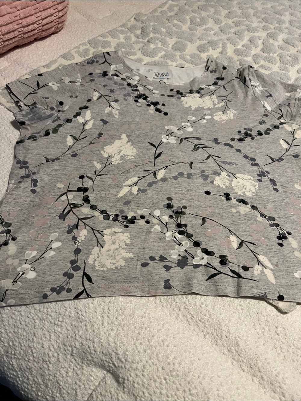 croft & barrow Gray Floral Short Sleeve Tee with White and Black Accents - Picture 1 of 5